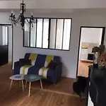 De Caractere Avec Terrasse. Apartment La Rochelle (Charente-Maritime)