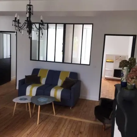 De Caractere Avec Terrasse. Apartman La Rochelle