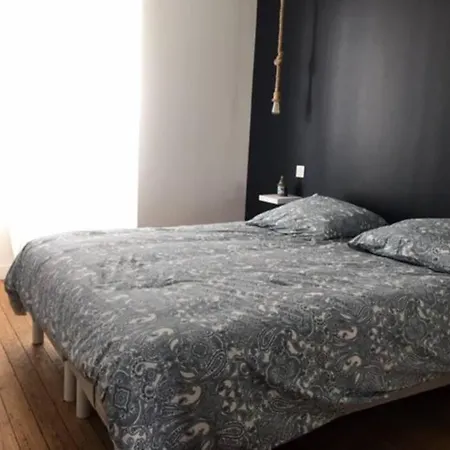 Apartment De Caractere Avec Terrasse. La Rochelle (Charente-Maritime)