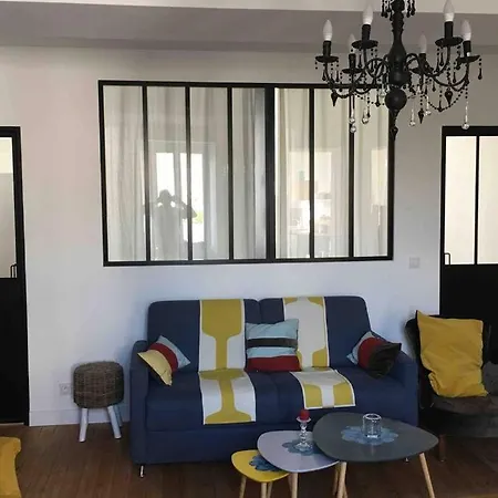 Apartment De Caractere Avec Terrasse. *